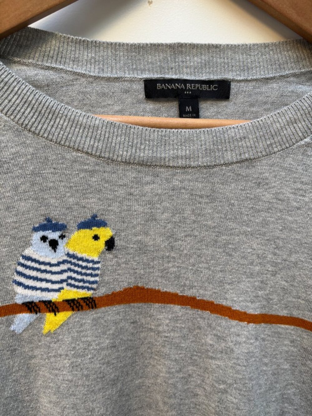 Banana Republic Parrot Sweater M Gray Intarsia Birds Beret Crewneck - Picture 2 of 3